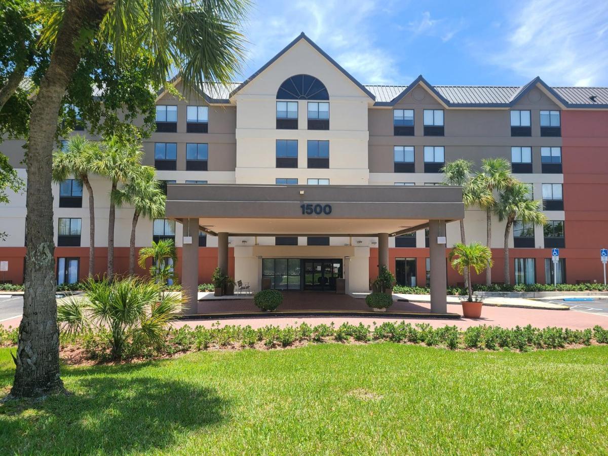 Holiday Inn Express Fort Lauderdale North - Executive Airport, An Ihg Hotel Exterior foto
